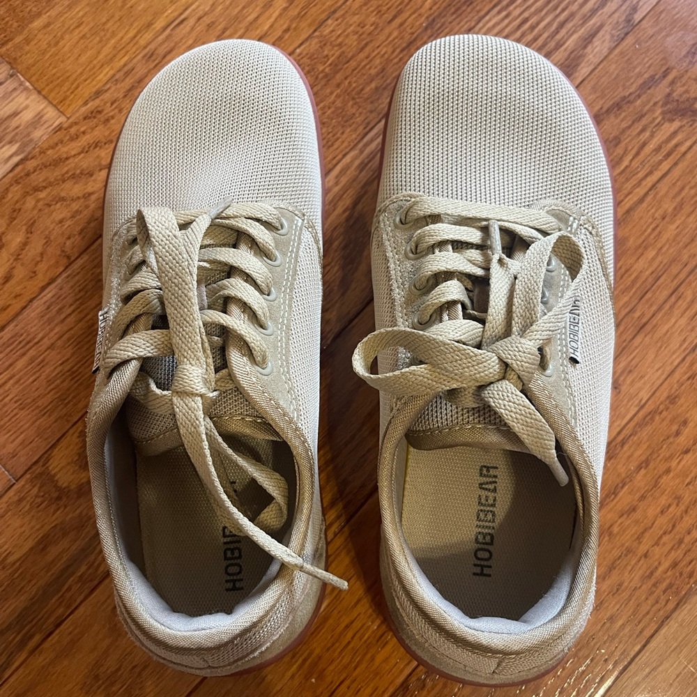 Hobibear Women's Athletic Sneakers in Beige wide toe box barefoot like new size